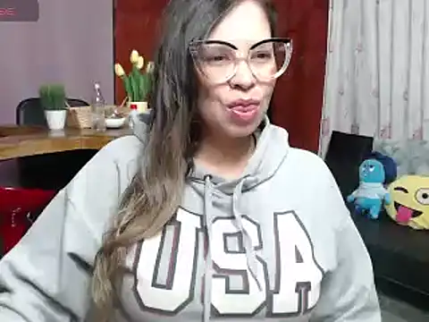 jademoomsm online show from February 6, 2026, 4:30 am