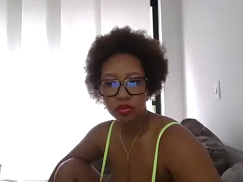 Snapshot of megan-hotxx chatting on June 13, 2026, 10:19 pm megan-hotxx online show from June 13, 2026, 10:19 pm