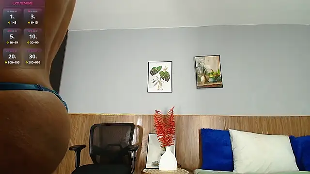 EmiliBonnie online show from March 8, 2026, 12:05 am