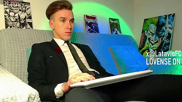 Midnighter  online show from May 26, 2026, 11:03 pm
