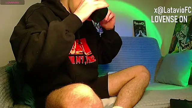 Snapshot of Midnighter_ chatting on June 15, 2026, 10:20 pm Midnighter online show from June 15, 2026, 10:20 pm