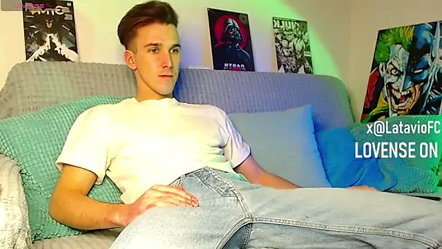 Snapshot of Midnighter_ chatting on February 28, 2026, 10:31 pm Midnighter online show from February 28, 2026, 10:31 pm