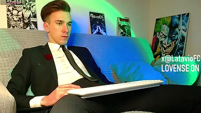 Midnighter  online show from April 8, 2026, 5:25 pm