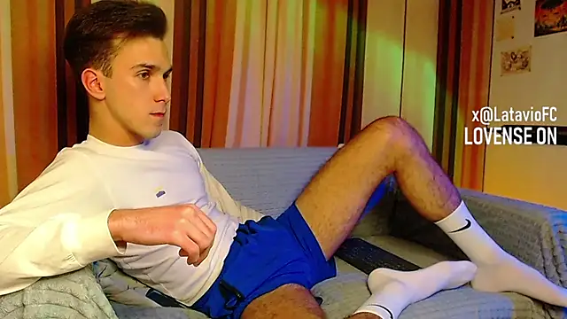 Snapshot of Midnighter_ chatting on November 4, 2025, 12:03 am Midnighter online show from November 4, 2025, 12:03 am