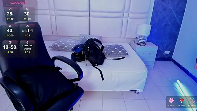 charlottewhitte online show from March 10, 2026, 11:14 am