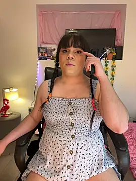 Snapshot of Violetacam_05 chatting on March 2, 2025, 10:26 am Violetacam 05 online show from March 2, 2025, 10:26 am