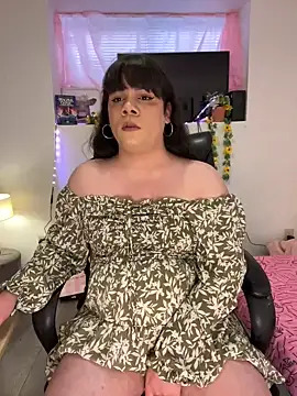 Snapshot of Violetacam_05 chatting on March 1, 2025, 6:32 pm Violetacam 05 online show from March 1, 2025, 6:32 pm