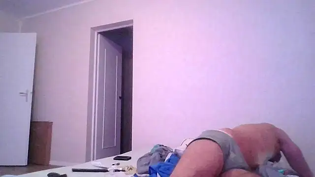 Snapshot of sebcucold chatting on May 19, 2026, 6:26 pm sebcucold online show from May 19, 2026, 6:26 pm