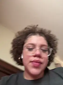 QueenNuttCollector online show from February 5, 2026, 5:31 pm