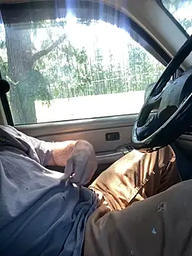 Snapshot of Themechanic420 chatting on June 11, 2026, 4:15 pm Themechanic420 online show from June 11, 2026, 4:15 pm