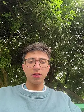Snapshot of CamiRojas_boy chatting on May 21, 2026, 6:05 pm CamiRojas boy online show from May 21, 2026, 6:05 pm