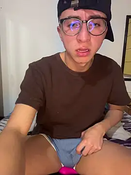 CamiRojas boy online show from June 16, 2026, 4:01 am