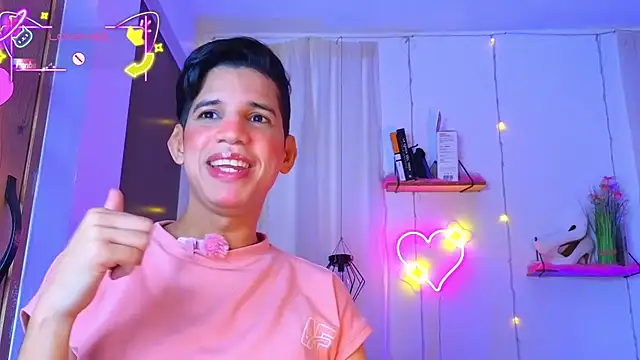 Ariel Femboy  online show from February 18, 2026, 5:16 am