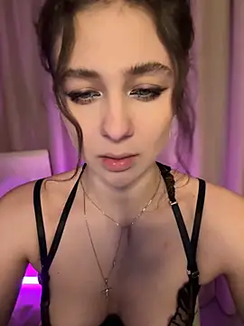 Snapshot of Your_insomniya chatting on December 18, 2024, 9:51 pm Your insomniya online show from December 18, 2024, 9:51 pm