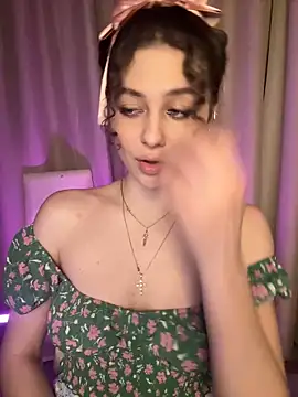 Snapshot of Your_insomniya chatting on December 11, 2024, 9:01 pm Your insomniya online show from December 11, 2024, 9:01 pm