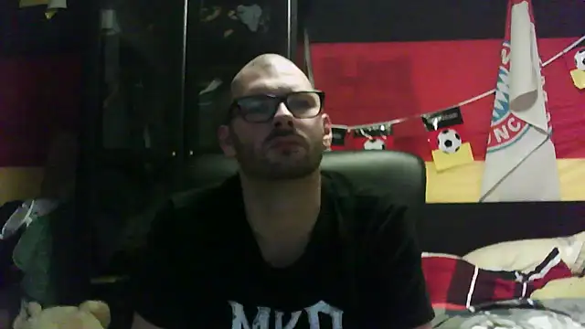 Die-geile-Sau online show from November 27, 2025, 9:48 pm