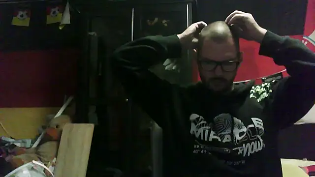 Snapshot of Die-geile-Sau chatting on October 30, 2025, 4:15 pm Die-geile-Sau online show from October 30, 2025, 4:15 pm