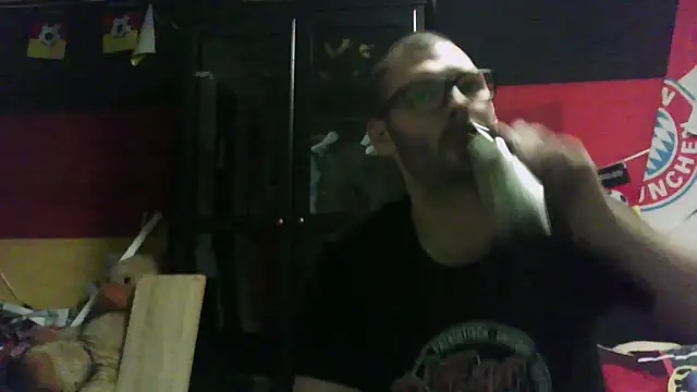 Snapshot of Die-geile-Sau chatting on November 3, 2025, 7:50 pm Die-geile-Sau online show from November 3, 2025, 7:50 pm