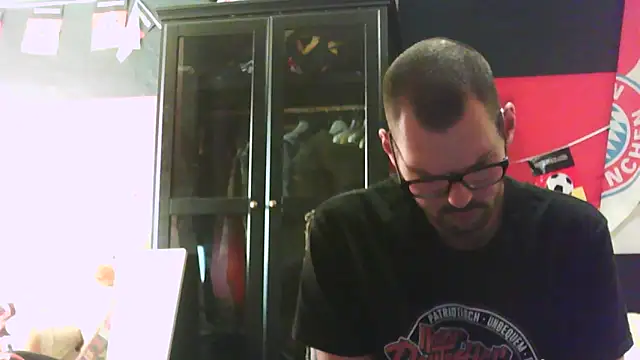 Snapshot of Die-geile-Sau chatting on October 16, 2025, 12:24 pm Die-geile-Sau online show from October 16, 2025, 12:24 pm