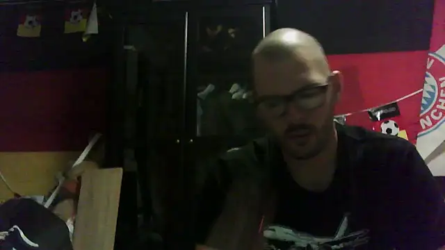 Snapshot of Die-geile-Sau chatting on October 4, 2025, 7:26 pm Die-geile-Sau online show from October 4, 2025, 7:26 pm