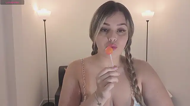 Snapshot of camiilaa1 chatting on February 12, 2026, 2:00 am camiilaa1 online show from February 12, 2026, 2:00 am