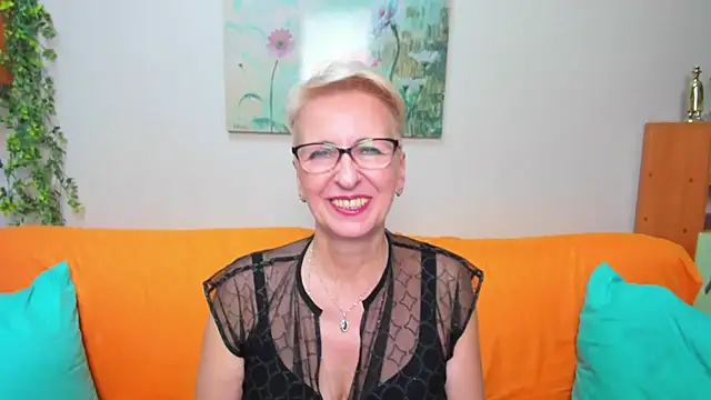 iamyourdream89 online show from December 13, 2025, 8:04 pm