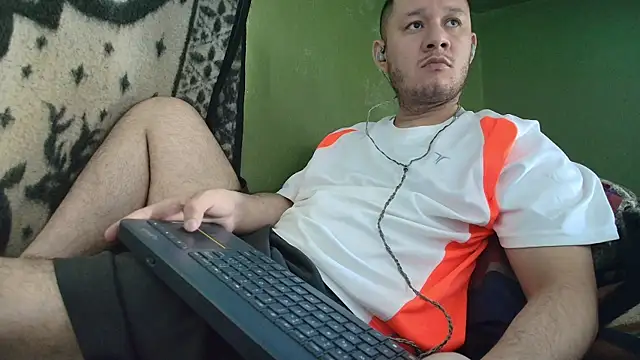 Snapshot of sweet_cock28 chatting on September 11, 2025, 3:34 pm sweet cock28 online show from September 11, 2025, 3:34 pm