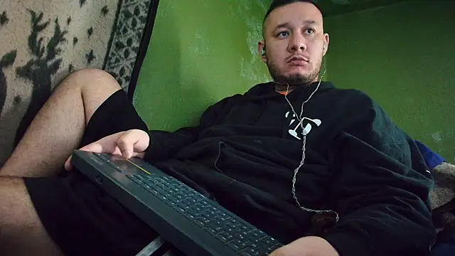 Snapshot of sweet_cock28 chatting on March 7, 2025, 3:39 pm sweet cock28 online show from March 7, 2025, 3:39 pm