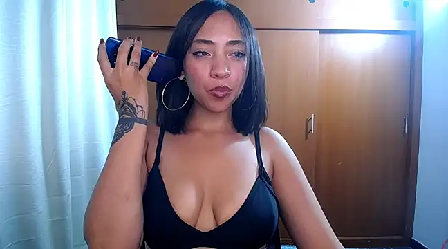 Snapshot of Danna_Ross_ chatting on March 6, 2025, 8:27 pm Danna Ross  online show from March 6, 2025, 8:27 pm