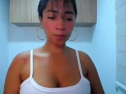 Danna Ross  online show from November 12, 2025, 3:10 am