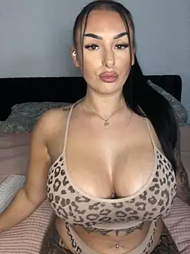 Mia-Bremer online show from November 16, 2025, 5:28 pm