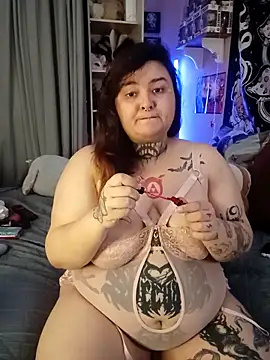 Staicyjanemcfly online show from April 19, 2026, 6:21 pm