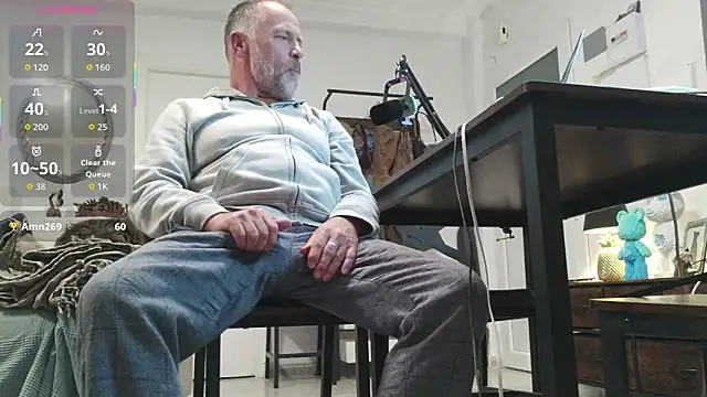 Snapshot of DaddybearVLC chatting on April 13, 2026, 6:56 pm DaddybearVLC online show from April 13, 2026, 6:56 pm