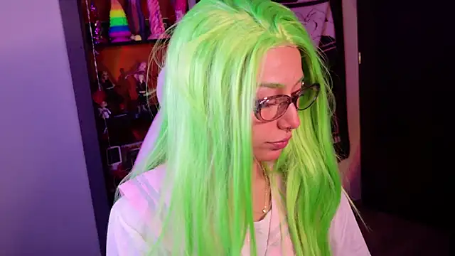 amber yull online show from June 4, 2026, 2:05 am