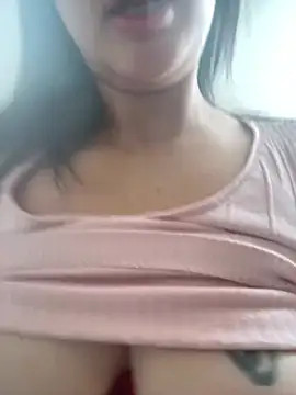 Snapshot of Sarahkhaalifa chatting on May 19, 2026, 8:21 am Sarahkhaalifa online show from May 19, 2026, 8:21 am