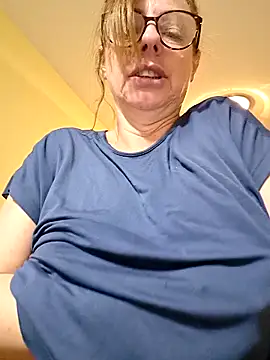 Susycachonda1 online show from April 16, 2026, 5:52 am