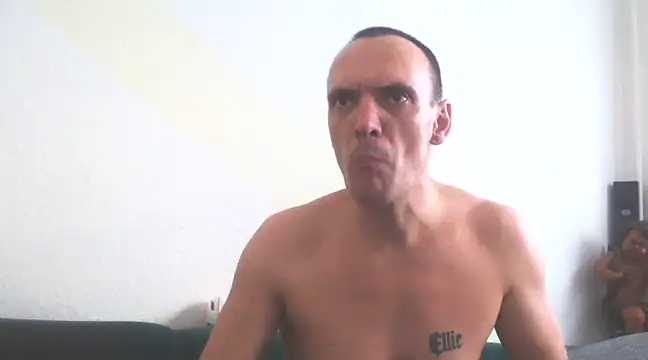 Penispumper81 online show from March 5, 2025, 1:06 pm