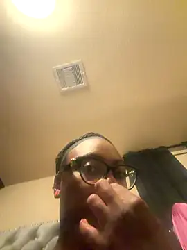 TrueeFantasee online show from December 4, 2025, 2:32 am