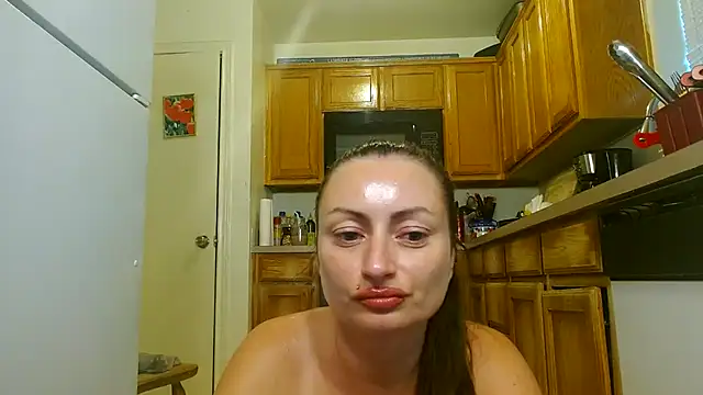 Snapshot of DiamondMonroeXo chatting on July 21, 2026, 9:16 pm DiamondMonroeXo online show from July 21, 2026, 9:16 pm