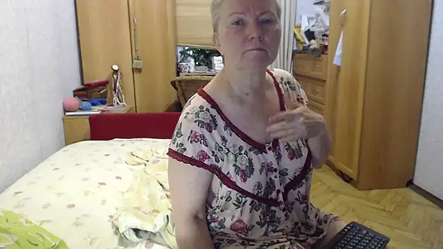 Snapshot of zarinafonliberman chatting on September 19, 2025, 6:06 am zarinafonliberman online show from September 19, 2025, 6:06 am