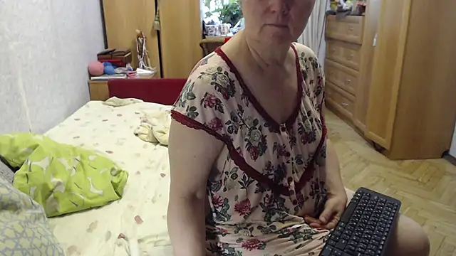 Snapshot of zarinafonliberman chatting on September 18, 2025, 5:54 am zarinafonliberman online show from September 18, 2025, 5:54 am