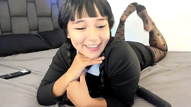 samantha cherry online show from October 30, 2025, 3:31 pm