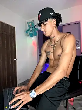 Snapshot of mike_casseano chatting on September 29, 2025, 10:37 pm mike casseano online show from September 29, 2025, 10:37 pm