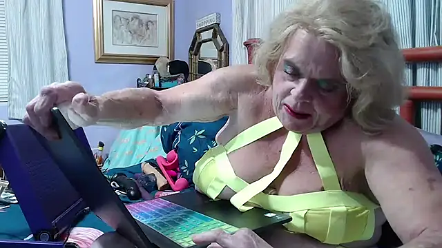 BigClitMelody online show from January 5, 2025, 4:14 am