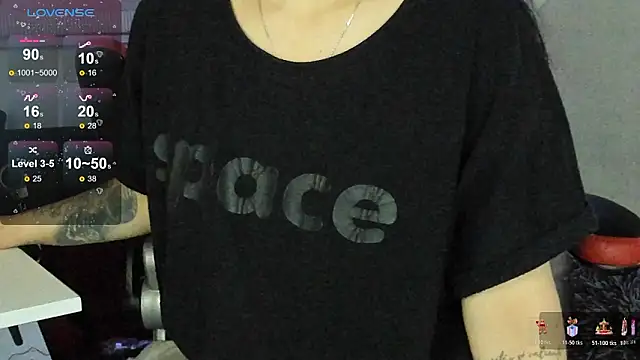 natasha logan  online show from February 13, 2026, 4:01 am