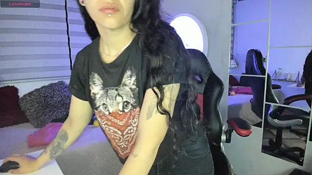 Snapshot of natasha_logan_ chatting on May 24, 2026, 4:01 am natasha logan online show from May 24, 2026, 4:01 am