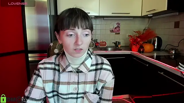 TayanaJons online show from November 19, 2025, 8:03 am