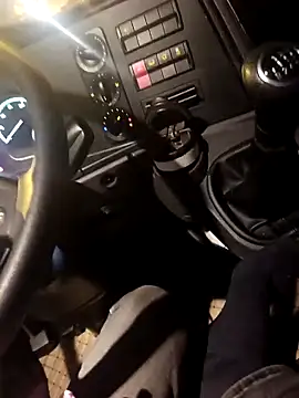 Freezing Duck online show from December 2, 2025, 3:58 pm