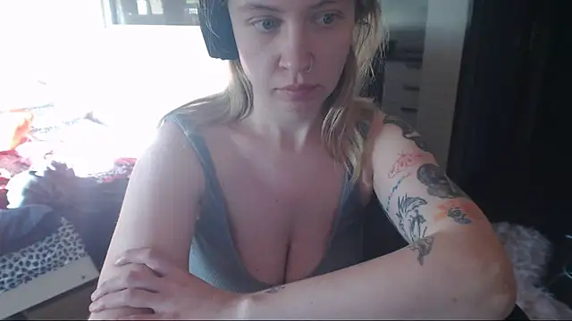 amanda kiss kiss online show from March 21, 2025, 2:40 pm