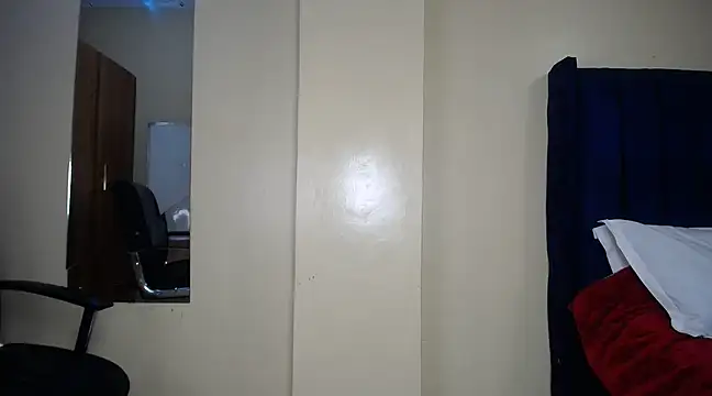 Snapshot of Siri_ssaru chatting on December 7, 2024, 4:15 am Siri ssaru online show from December 7, 2024, 4:15 am